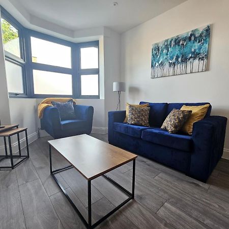 Spacious 4Br House, London, Sleeps 9, Parking Available Εξωτερικό φωτογραφία