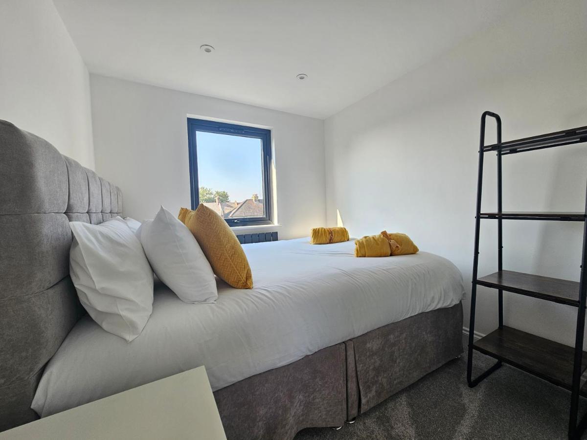 Spacious 4Br House, London, Sleeps 9, Parking Available Εξωτερικό φωτογραφία