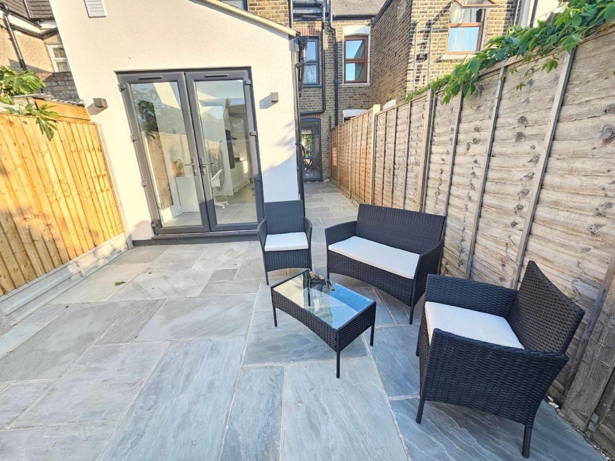 Spacious 4Br House, London, Sleeps 9, Parking Available Εξωτερικό φωτογραφία